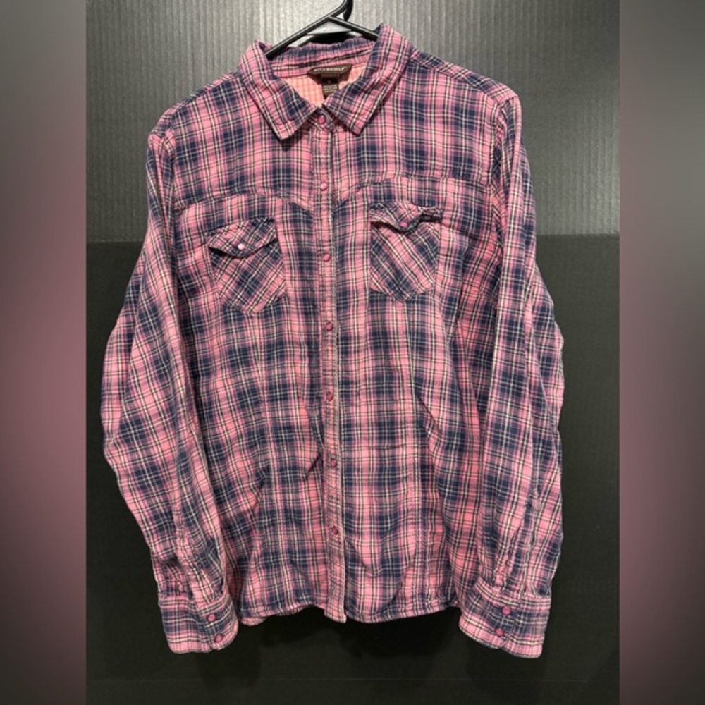 🎋Bit & Bridle Pink Blue Plaid Long Sleeve Flannel